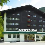 Raffl's Tyrol فندق 4*