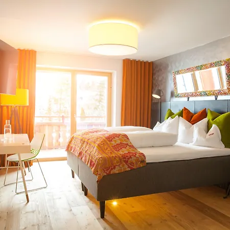 拉斐尔蒂罗尔酒店 酒店 4*