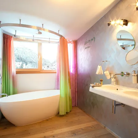 拉斐尔蒂罗尔酒店 4*