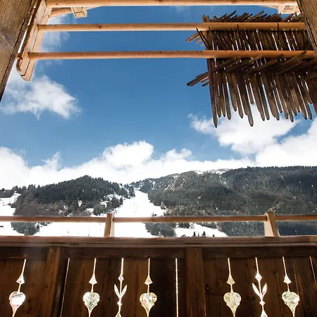 拉斐尔蒂罗尔酒店