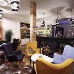 ラッフルズ チロル 4*