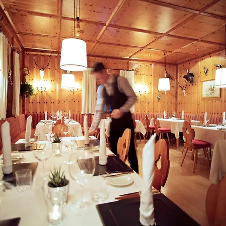 Raffl's Tyrol 장크트안톤암아를베르크