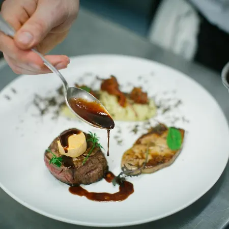 Raffl's Tyrol 장크트안톤암아를베르크